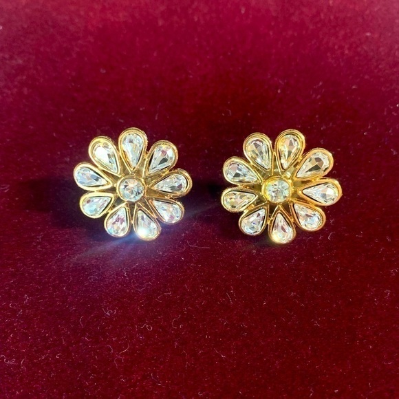 Vintage Gold tone and rhinestone floral earrings. - Picture 2 of 5